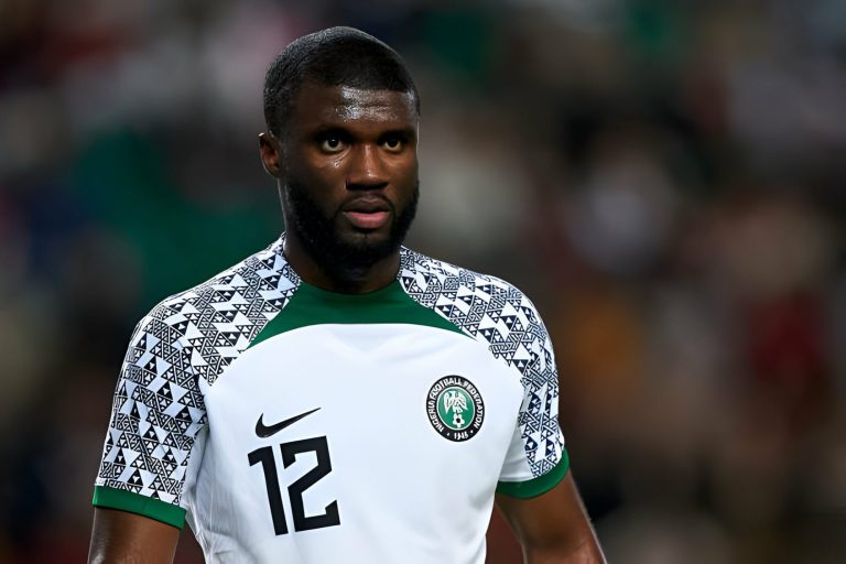 Moffi komt aan in het trainingskamp van de Super Eagles voor AFCON 2023