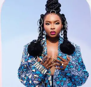 Nigeriaanse zangeres Yemi Alade treedt op tijdens de openingsceremonie van AFCON 2023