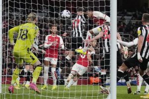 EPL: Arsenal blijft titeluitdaging aangaan en verslaat Newcastle