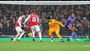 EPL: Arsenal stuurt krachtige boodschap naar titelconcurrenten, verslaat Liverpool