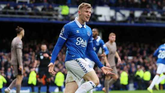 EPL: Branthwaite scoort laat in spannende vierdoelpuntenwedstrijd tussen Everton en Tottenham