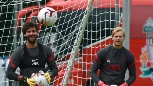 Kelleher, niet Alisson, zou de nummer 1 doelman van Liverpool moeten zijn - Aldridge