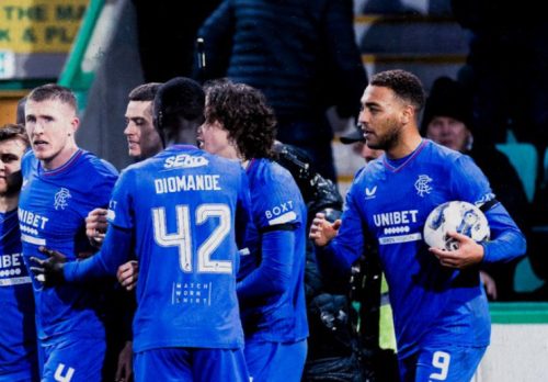 Schotse Beker: Dessers schittert als Rangers Hibernian verslaan om halve finales te bereiken