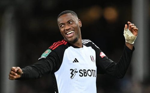 Chelsea staat op het punt om vrije agent Adarabioyo te tekenen.