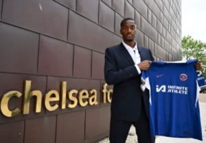 Adarabioyo tekent vierjarig contract bij Chelsea