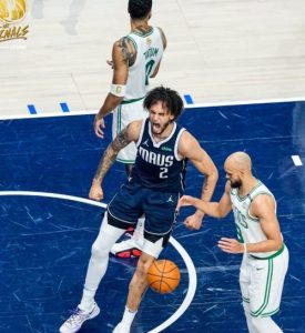 Dallas Mavericks vertragen het vieren van de titel van de Celtics met een dominante overwinning in de NBA-finale.