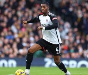 Fulham kondigt vertrek van Tosin Adarabioyo aan