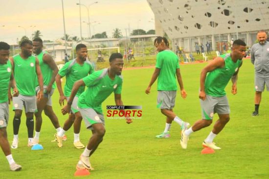 Vijf Super Eagles spelers arriveren in kamp na opschorting van staking door Labour in 2026 WCQ