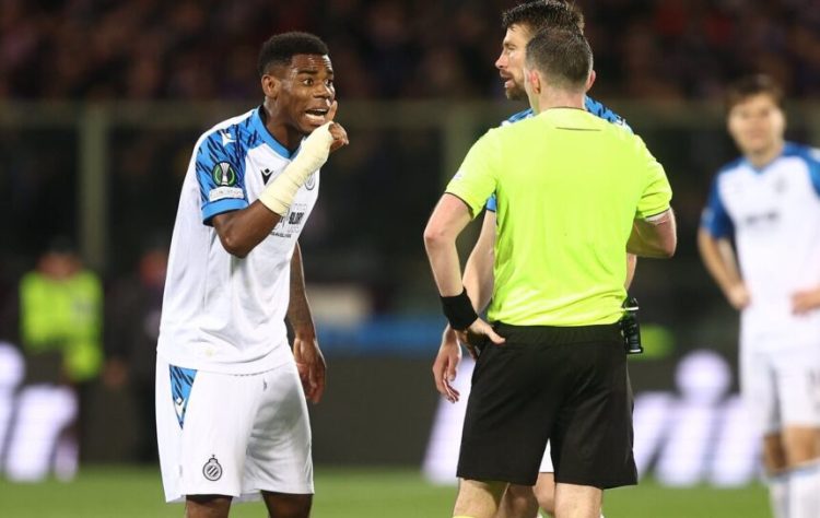 België: Club Brugge baas verdedigt harde rode kaart van Onyedika