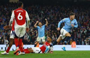 EPL: Manchester City ontsnapt aan thuisnederlaag, houdt 10-man Arsenal op 2-2 gelijkspel