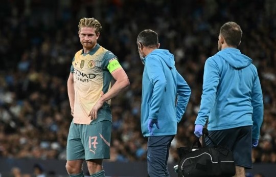 Guardiola geeft update over zorgwekkende De Bruyne blessure voorafgaand aan confrontatie met Arsenal.