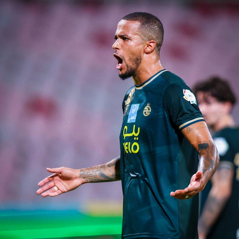 Troost-Ekong scoort doelpunt in verlies van Al-Khaloood tegen Al-Hilal in de Saudische competitie