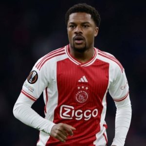 Akpom zal speeltijd krijgen bij Ajax - Farioli