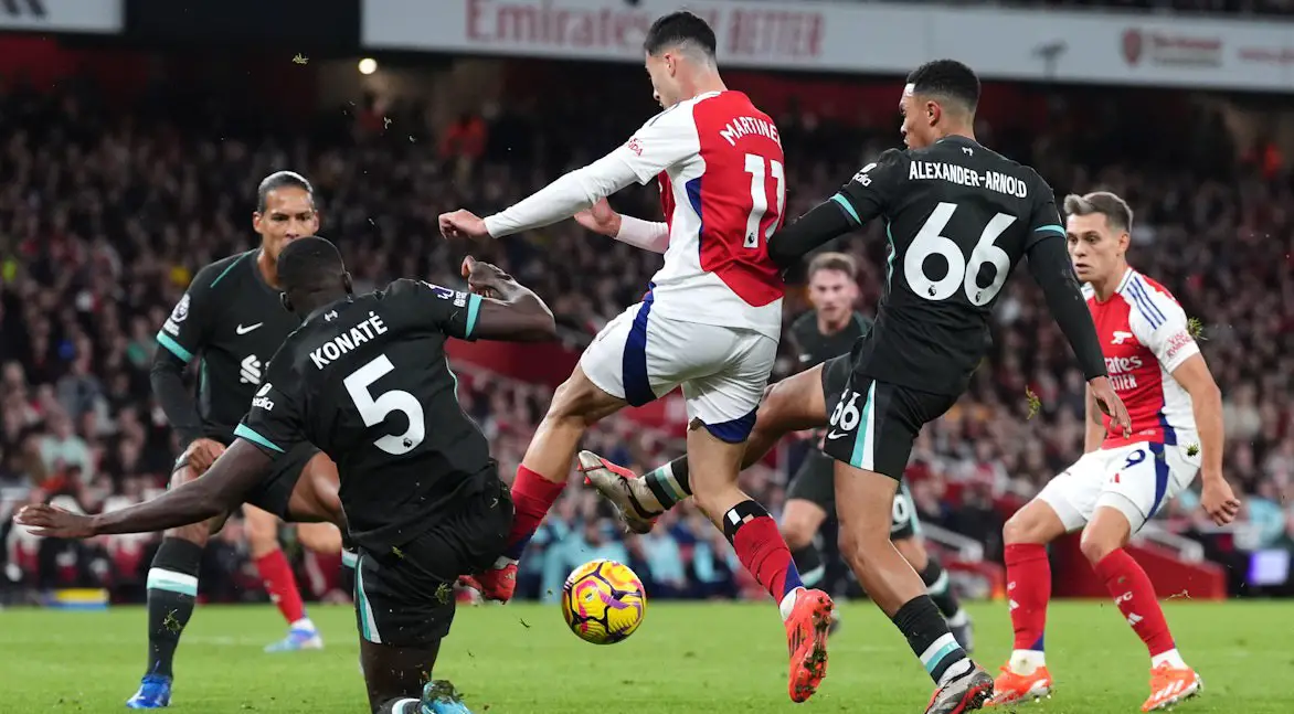 Arsenal behoudt ongeslagen reeks in de Premier League tegen Liverpool na gelijkspel van 2-2