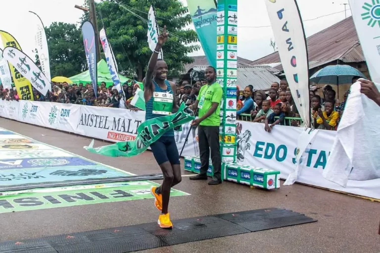 Ebenyo, winnaar van de Okpekpe Race 2023, mikt op triomf bij debuut in de marathon van Chicago.