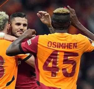 Europa League: Osimhen schittert als Galatasaray Elfsborg verslaat in zeven doelpunten spektakel en naar de top gaat