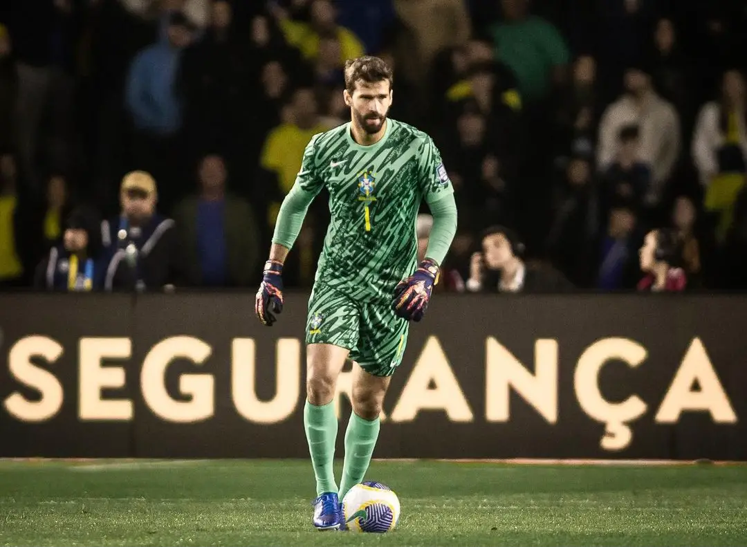 Liverpool getroffen door Alisson blessure, keeper uit voor zes weken met blessure