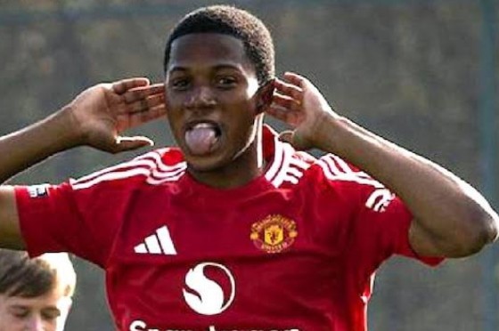 Obi-Martin scoort hattrick bij debuut voor Man United's U-18s