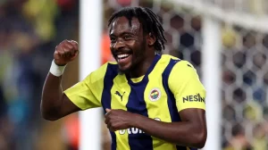 Osayi-Samuel zwijgt over toekomst bij Fenerbahce