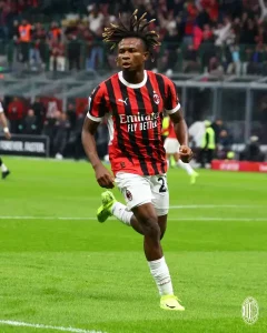 Serie A: Chukwueze inspireert AC Milan tot thuisoverwinning op Udinese