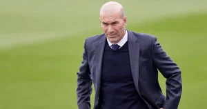 Zidane weigert aanbod voor managerpositie bij Manchester United - Henry