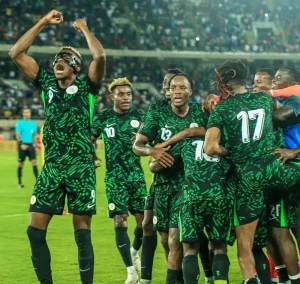 Adepoju steunt Osimhen om Yekini's Super Eagles record te breken