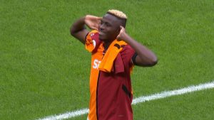 Turkije: Osimhen scoort tweemaal in Galatasaray - Samsunspor vijfdoelpuntenspektakel