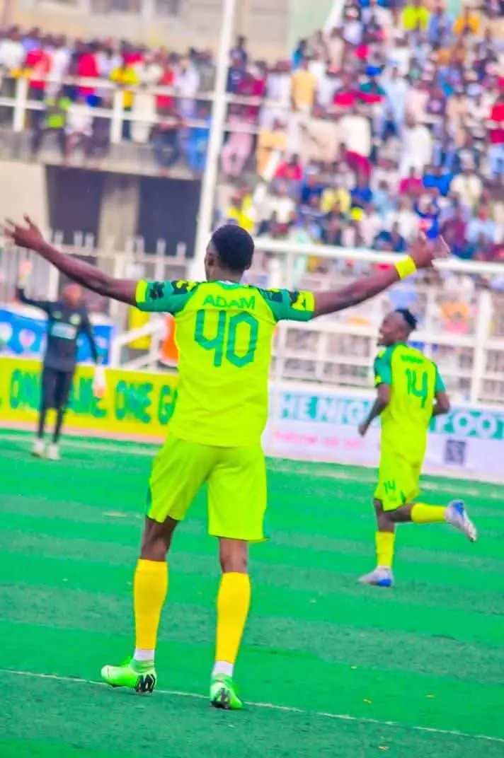Adam scoort twee keer als Kano Pillars Enyimba overwint in NPFL