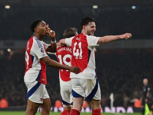 Arsenal nadert Liverpool na comeback-overwinning tegen Tottenham