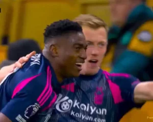 Awoniyi scoort eerste doelpunt van het seizoen in de EPL tijdens Forest's 3-0 overwinning tegen Wolves