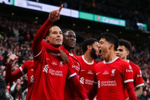 Ballack geeft tips aan Liverpool om de Champions League te winnen
