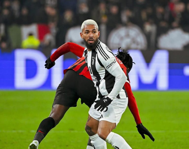 Chelsea bekijkt Juventus-middenvelder Luiz te midden van blessurecrisis