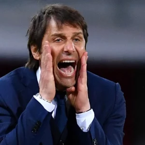Conte: Napoli kan einde maken aan de ongeslagen reeks van Juve
