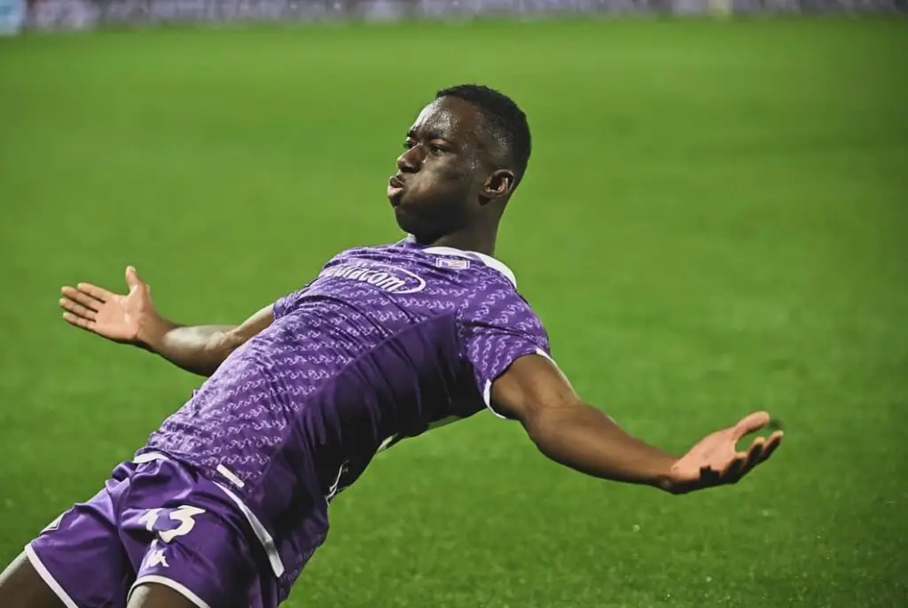 Kayode staat op het punt om over te stappen naar Brentford.