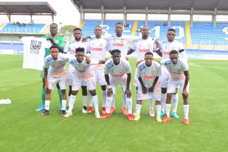 NPFL: Sunshine Stars Coach Akinfolarin geniet van overwinning in derby tegen Ikorodu City