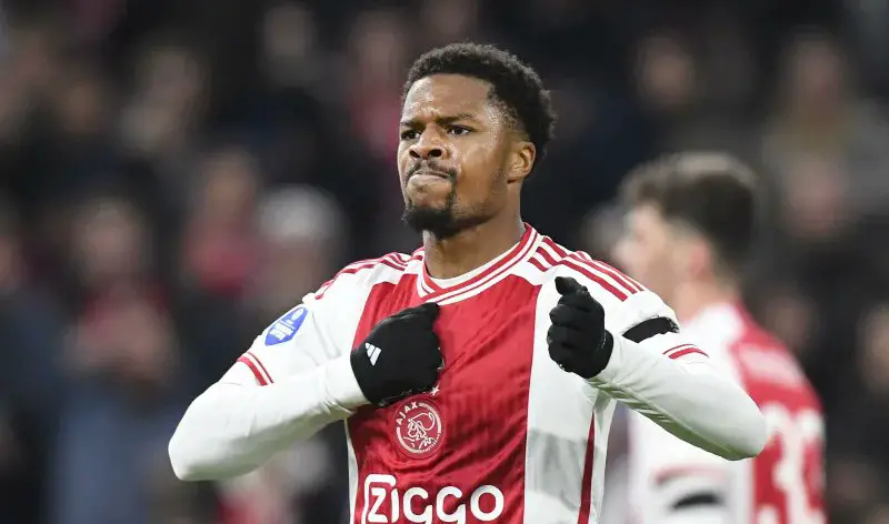 Akpom staat op het punt om zich aan te sluiten bij Ligue 1 Club Lille op huurbasis