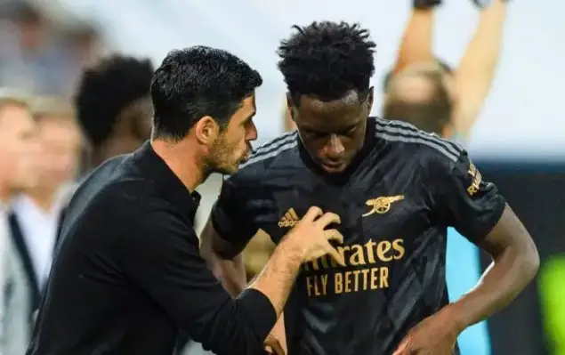 Arsenal-middenvelder Lokonga wil op huurbasis bij Sevilla blijven