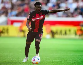 Bundesliga: Tella in actie, Boniface op de bank bij Bayer Leverkusen, gelijkspel Bayern München
