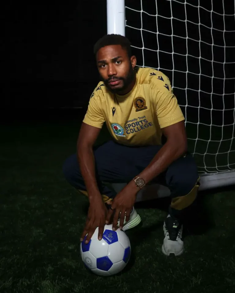 Dennis enthousiast om impact te maken bij Blackburn Rovers