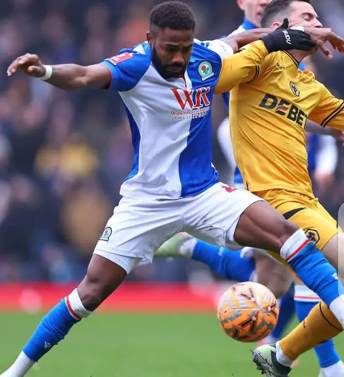 Dennis ontvangt lof tijdens debuut bij Blackburn Rovers