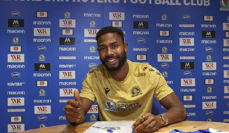 Dennis sluit zich aan bij Blackburn Rovers op huurbasis