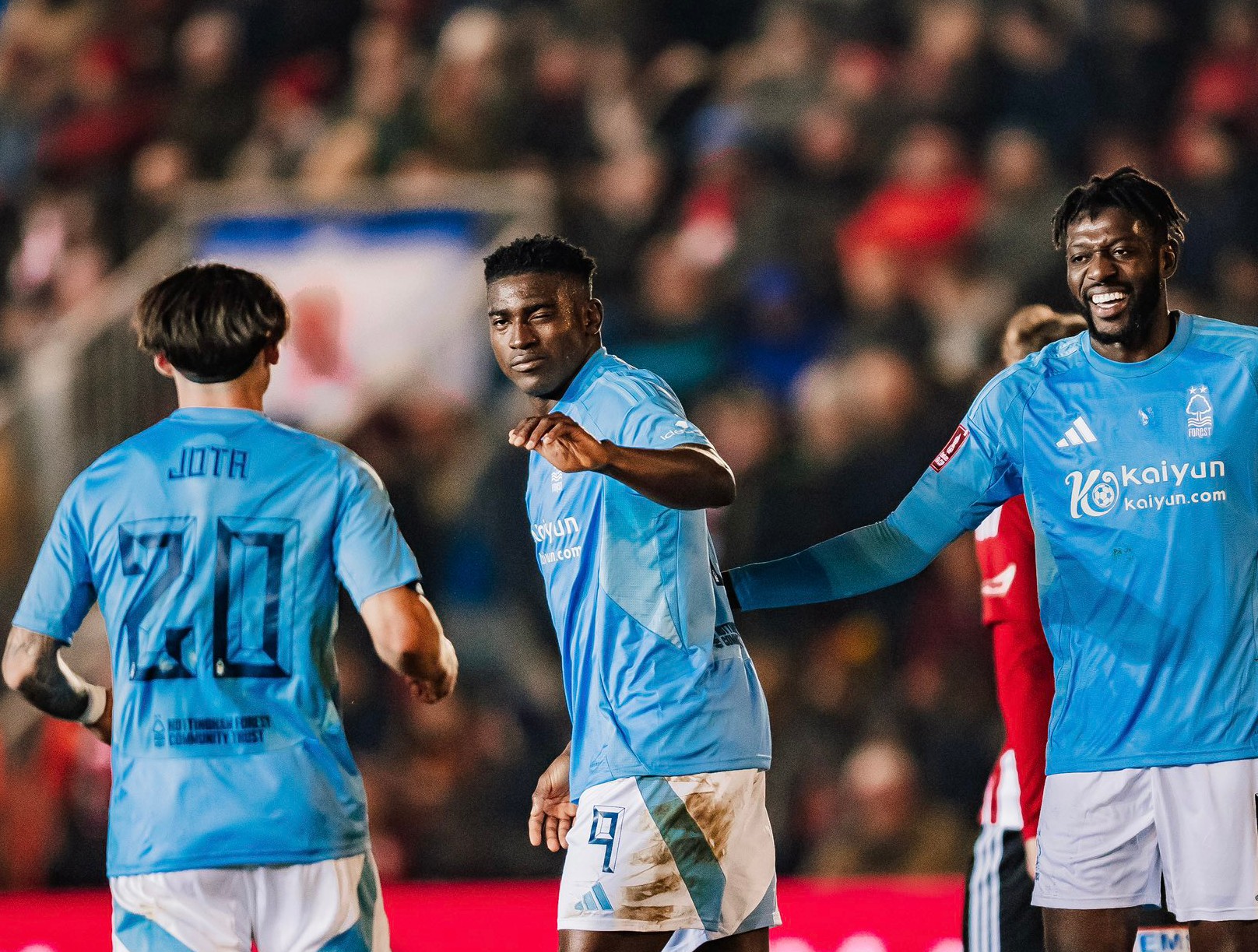 FA Cup: Awoniyi scoort, krijgt gebroken neus in Forest's overwinning tegen Exeter