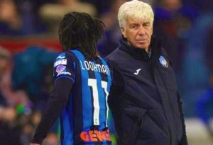 'Gasperini reageerde overdreven' - Okocha steunt Lookman in conflict met Atalanta-manager