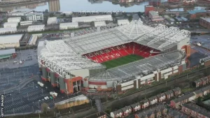 Manchester United kondigt nog eens 200 ontslagen aan als gevolg van herstructurering.