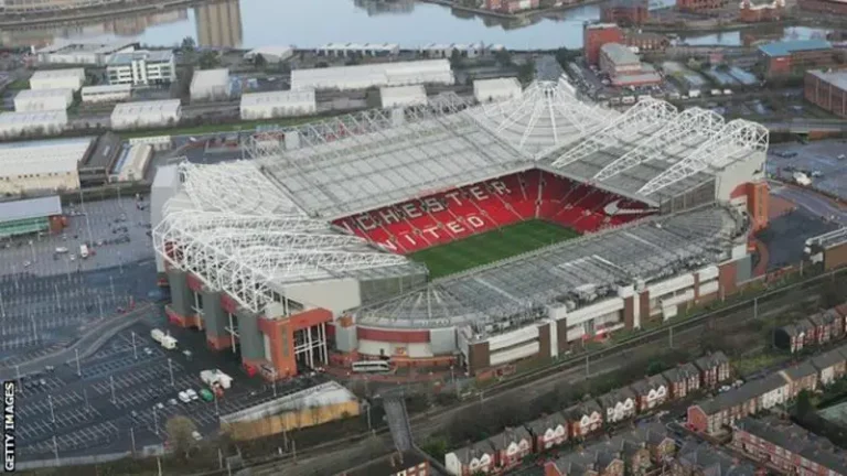 Manchester United kondigt nog eens 200 ontslagen aan als gevolg van herstructurering.