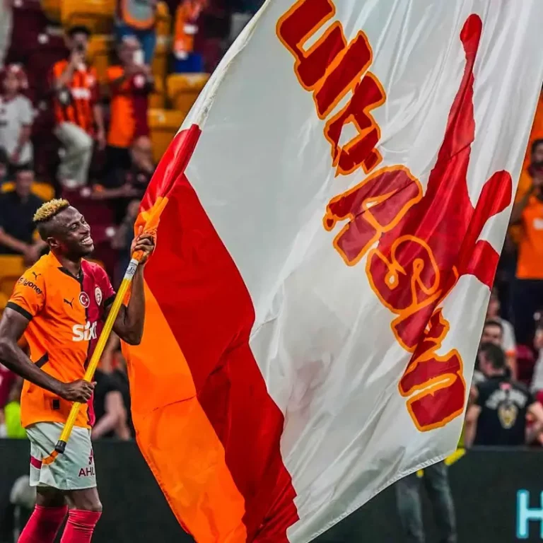 Osimhen verklaart genegenheid voor Galatasaray, maar heeft nog geen beslissing genomen over de toekomst