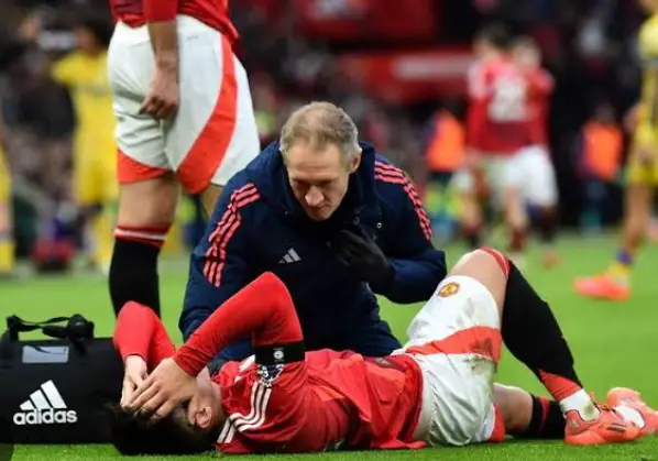 Verdediger van Manchester United Martinez zal naar verwachting de rest van het seizoen missen vanwege kruisbandblessure