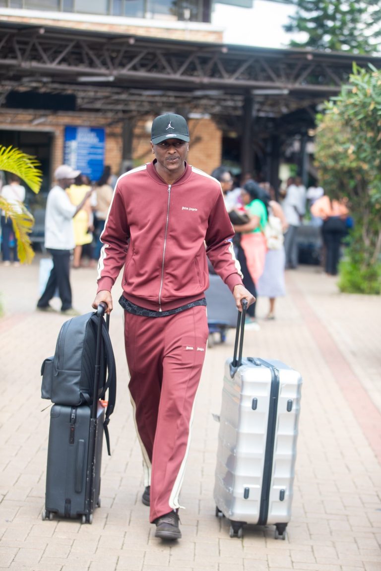 2026 WK-kwalificatie: Sadiq komt aan in Kigali, 22 spelers nu in trainingskamp