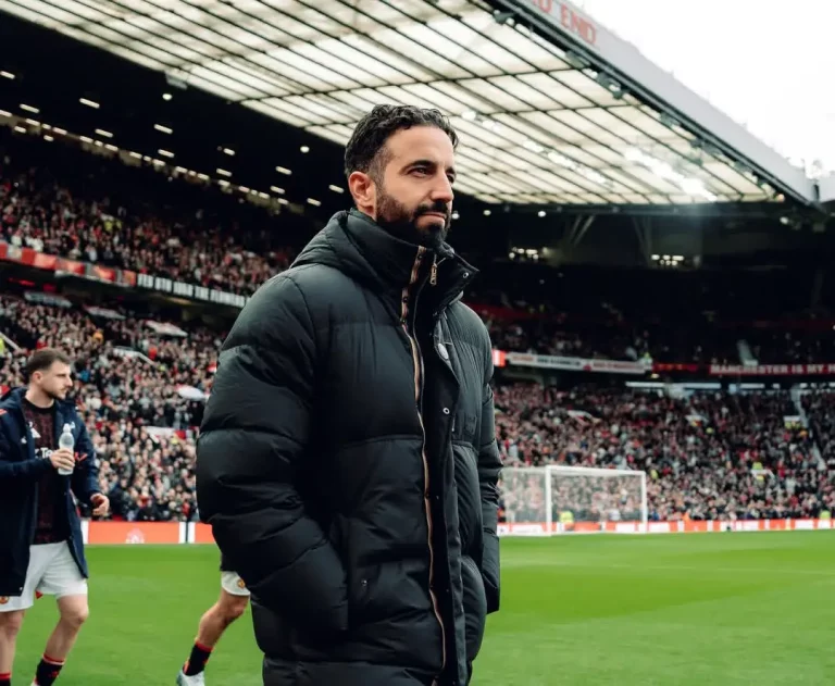 Amorim minimaliseert uitschakeling van Man United in FA Cup en benadrukt winnen van Premier League als belangrijkste doel.