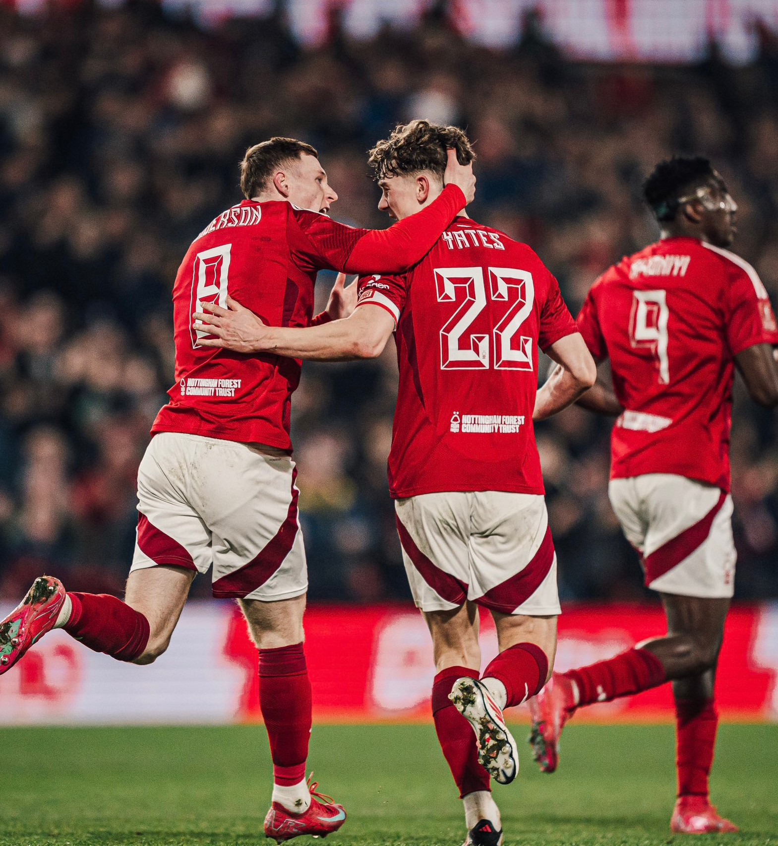 FA Cup: Aina en Awoniyi schitteren als Nottingham Forest Ipswich verslaat na strafschoppen